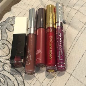 Lipstick bundle 4 liquid lipsticks 1 lip gloss